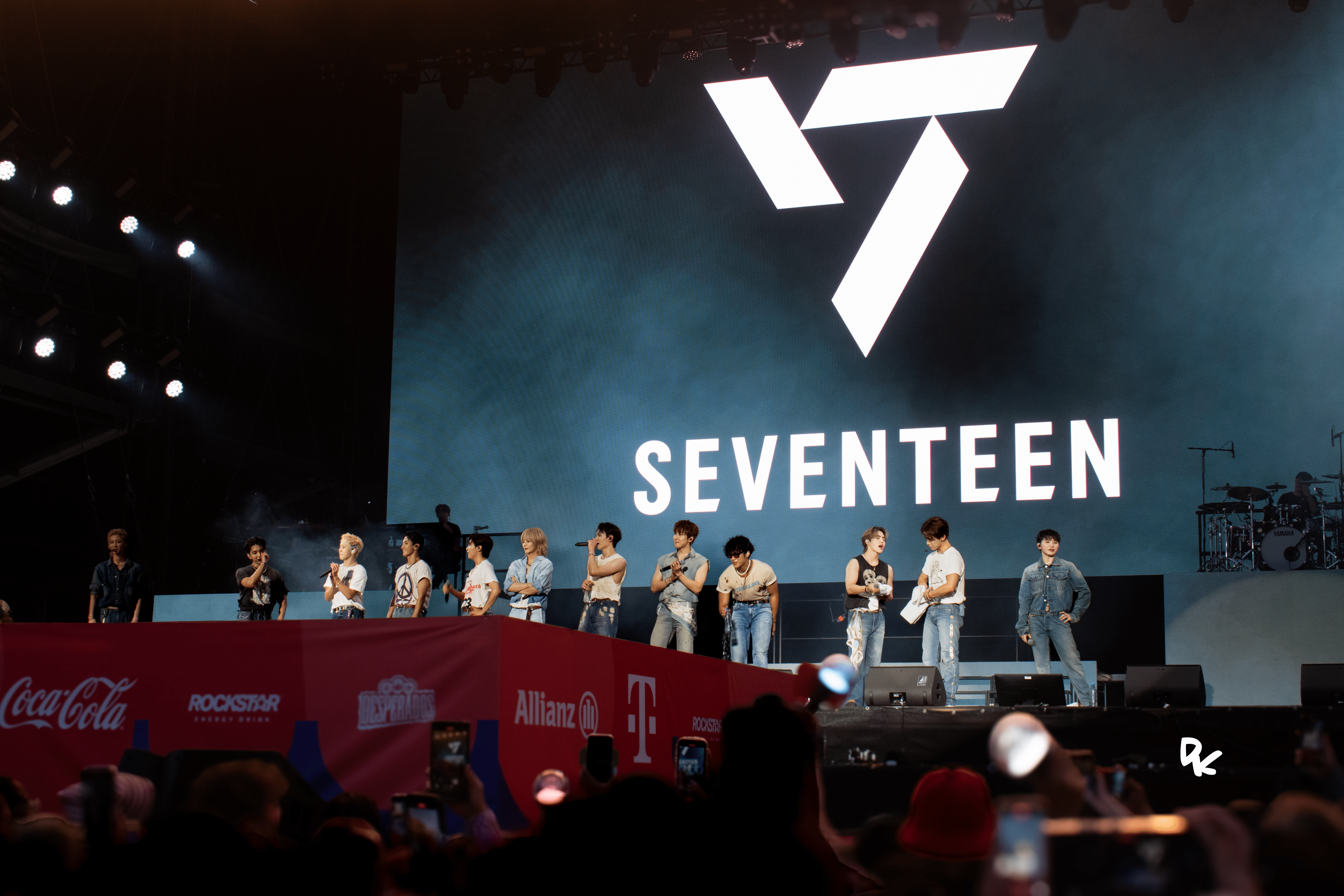 LIVE REPORT : SEVENTEEN enflamme LOLLAPALOOZA